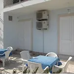 Διαμέρισμα And Zora Ντουμπρόβνικ