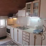And Zora Ντουμπρόβνικ